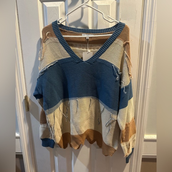 Fate Sweaters - NWT Fate Blue Tan Striped Knit V-neck Sweater Fringe Scalloped Bottom Large